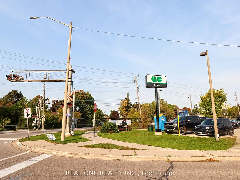 10 Mill St E #B — Photo 28