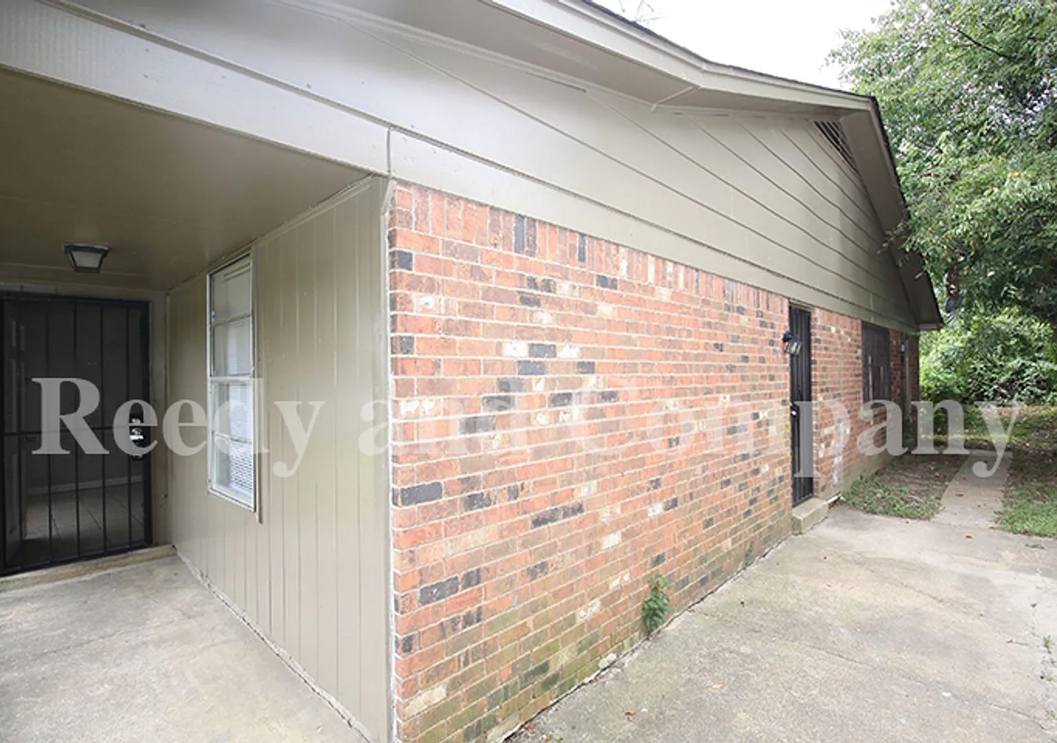 Welcome to 3385 Barbwood Drive! — Photo 2