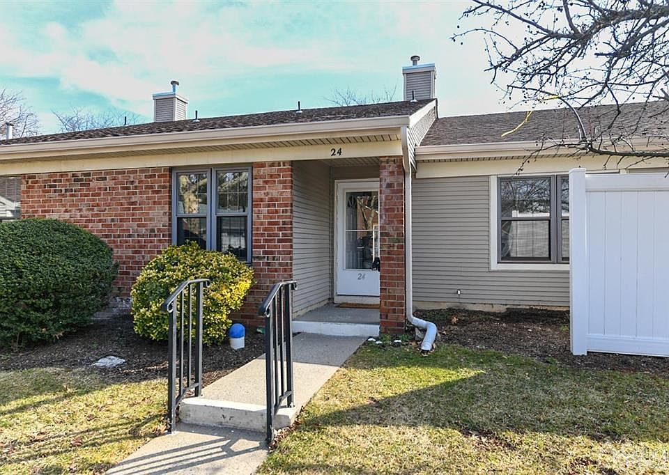 1st image of 24 Wycoff Way E