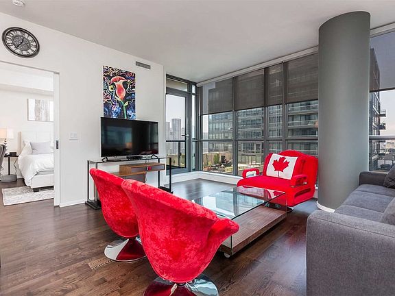 2nd image of 8 Charlotte St #1502