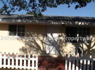 933 W Kalmia Dr APT D2, Lake Park, FL 33403