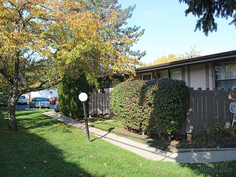 Newberry Woods Apartments — Photo 3