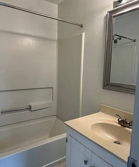 1808 State St #207 — Photo 12