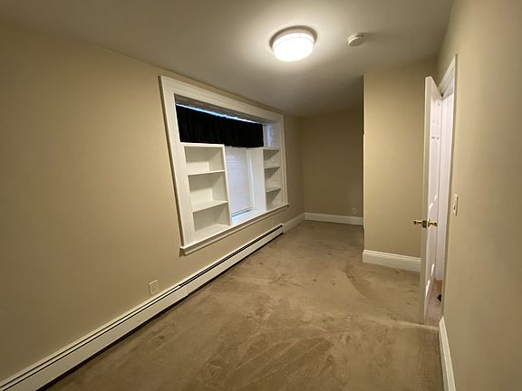 5th image of 521 Oxford St #1
