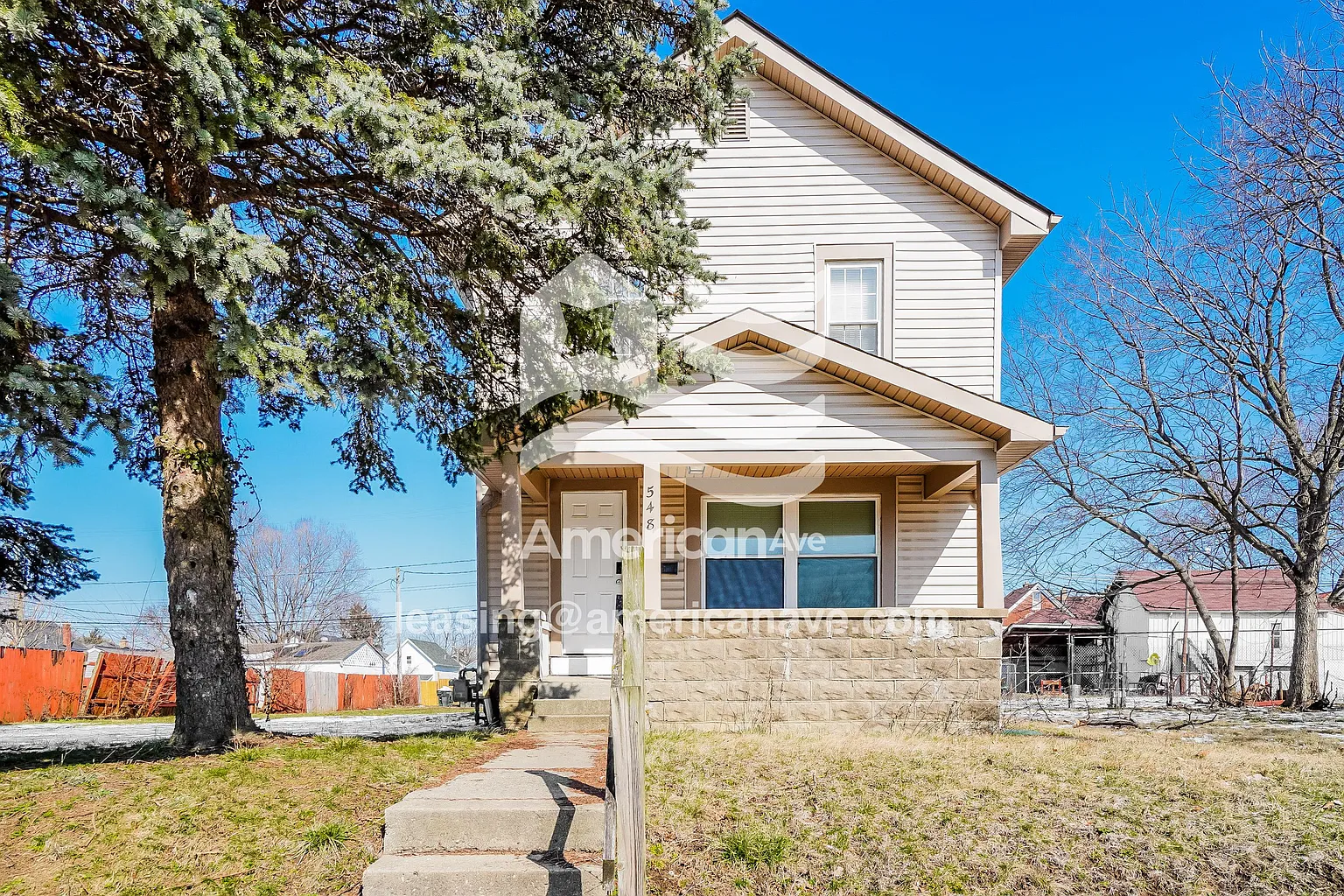 548 E Markison Ave photo 1