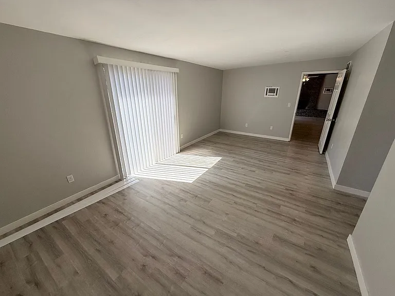 1561 Olive Ave — Photo 9