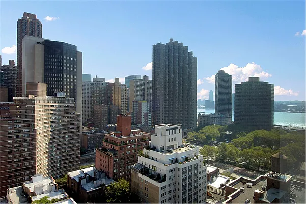 Rented by Douglas Elliman | media 51