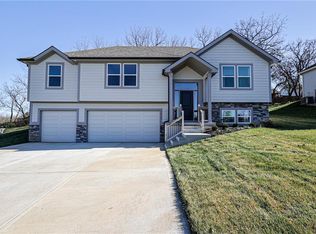 204 SW Nelson Dr, Blue Springs, MO 64014