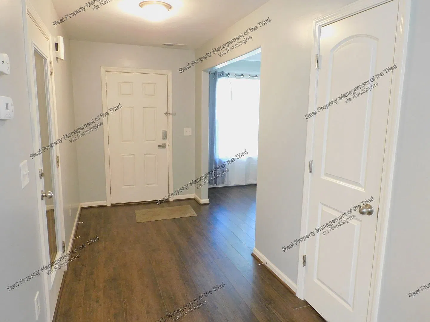4 bed, 2.5 bath, 1826 sqft, $2,195 — Photo 2