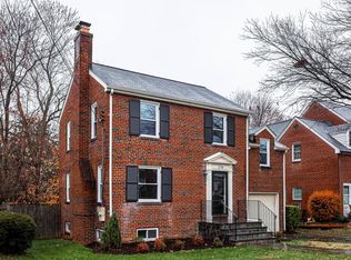 2704 Farm Rd, Alexandria, VA 22302