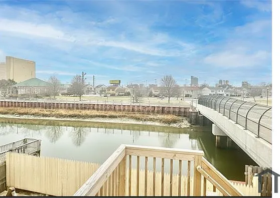 4 bed, $2,500 — Photo 2