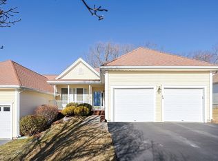 26 Summerfield Dr #26, Uxbridge, MA 01569