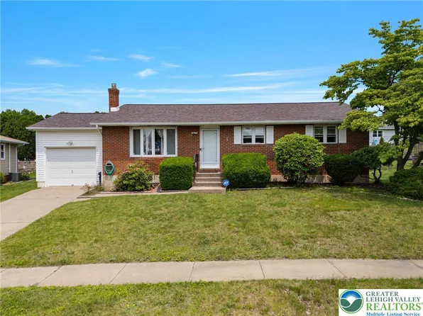 94 Brader Dr, Wilkes Barre, PA 18705