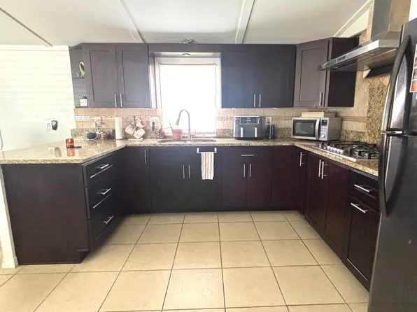 9548 Red Run Dr, Tampa, FL 33635