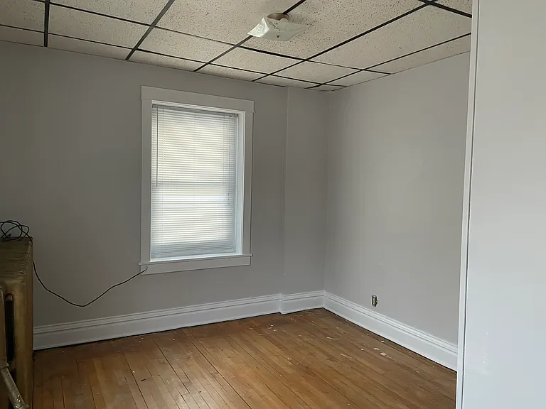 432 E 7th St #1 — Photo 11