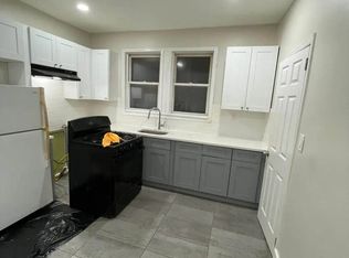 1051 Hunterdon St #2A, Newark, NJ 07112