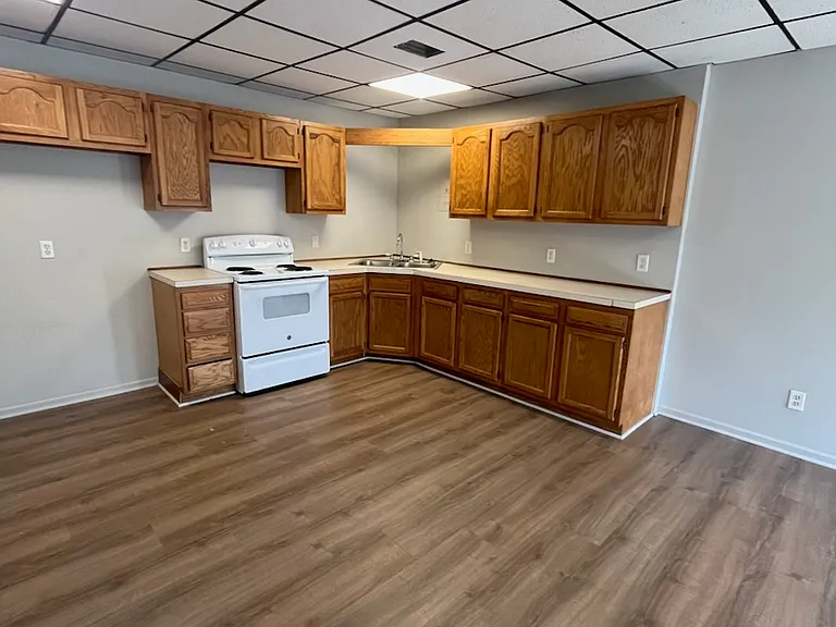 Whitehall Road - 3353 — Photo 1