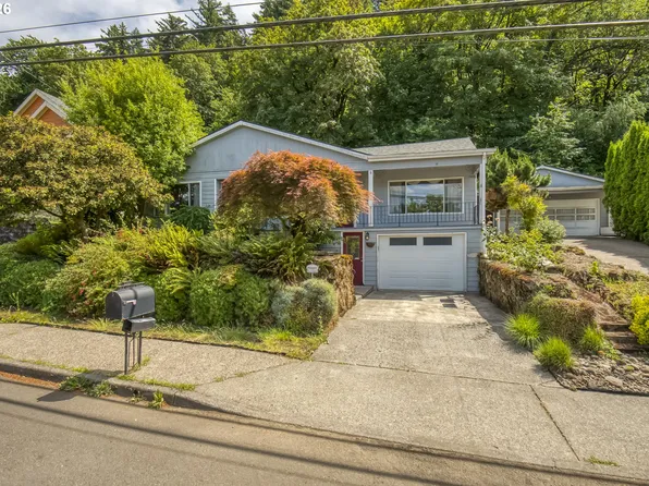 10516 SE Clinton St, Portland, OR 97266