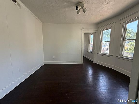 5th image of 35 Irvington St #2