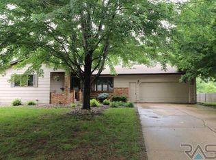 4713 S Glenview Rd, Sioux Falls, SD 57103
