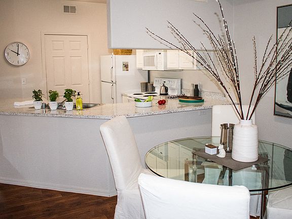 4th image of 3010 W Yorkshire Dr #1-2103