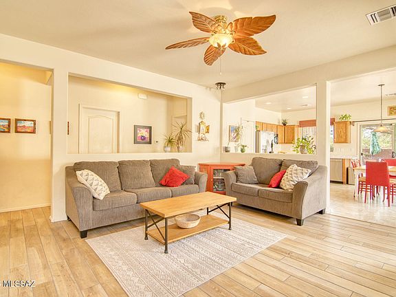 3rd image of 874 E Catkins Pl