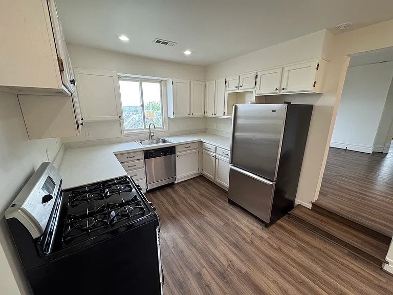 1260 E Emerson Ave #1 — Photo 5