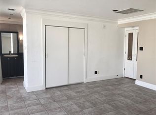 2016 Main St APT 2111, Houston, TX 77002