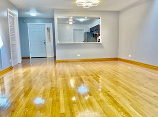 1035 Courtland Dr, Buffalo Grove, IL
