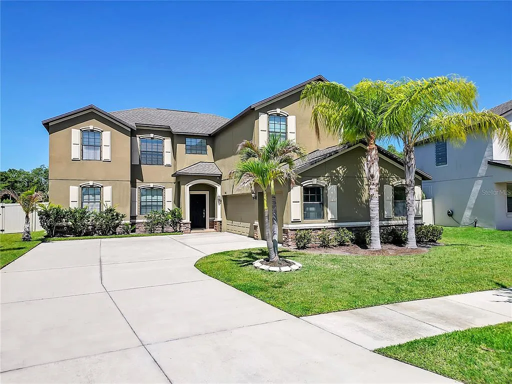 7 bed, 4.0 bath, 3799 sqft, $4,500 — Photo 1
