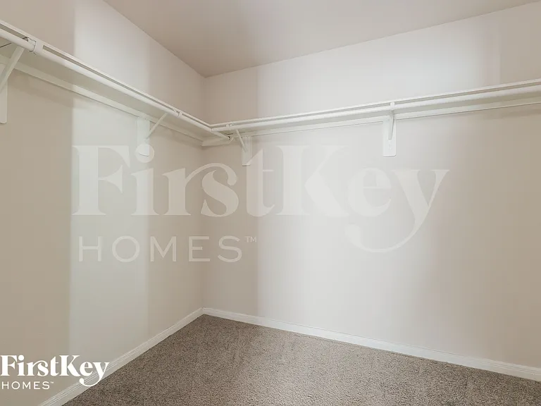 2104 Cedar Bend Dr — Photo 14