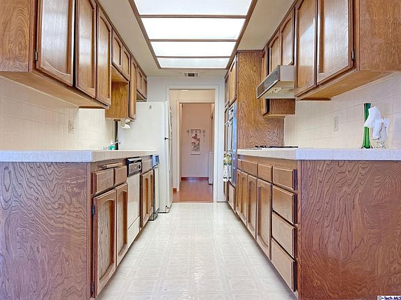 5th image of 12540 Burbank Blvd APT 101