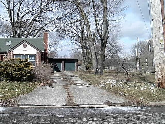 4th image of 5328 Baker St