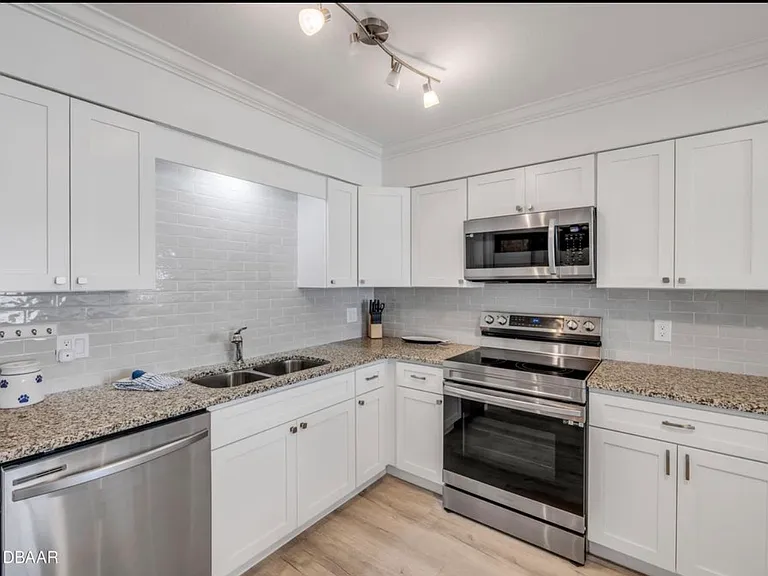 2122 S Atlantic Ave — Photo 10
