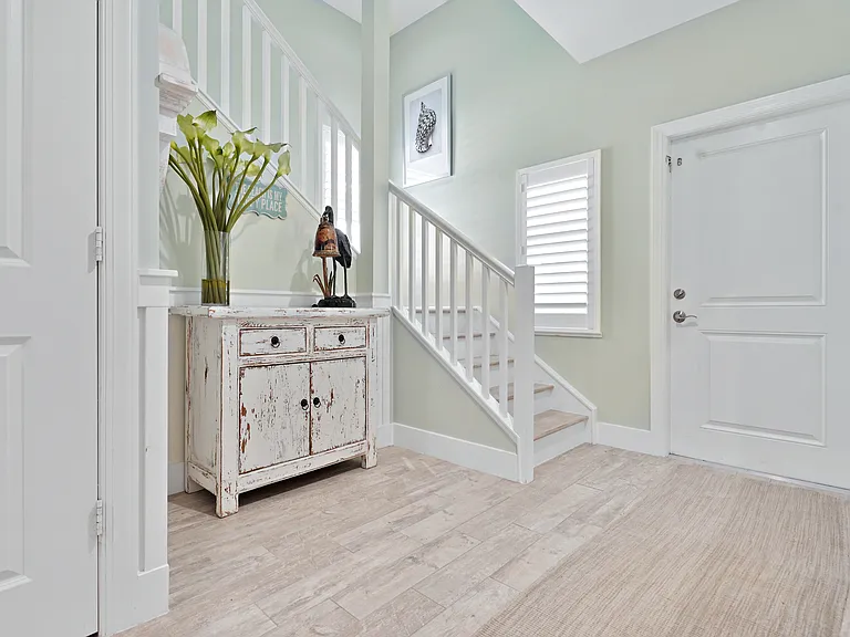 Front enttry foyer