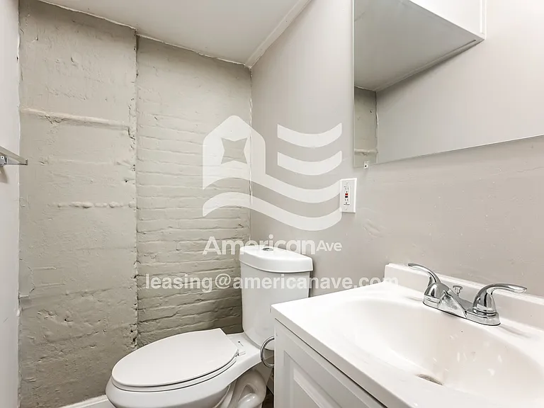 1342829_013_bathroom_13921700.jpg