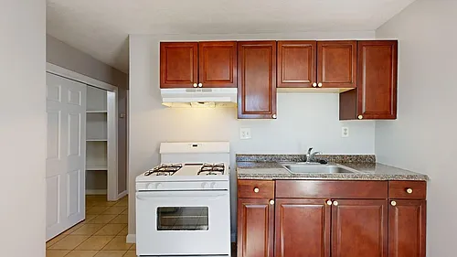 273 Maverick St #2 Photo 1