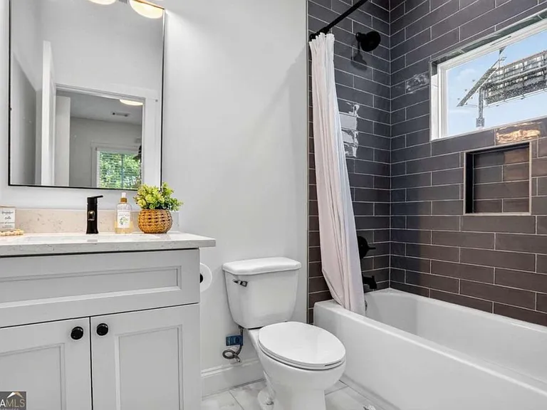 1170 Moton Ave SW — Photo 20