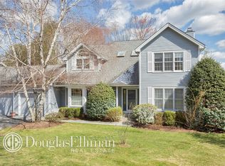 138 Ruxton Rd, Mount Kisco, NY 10549