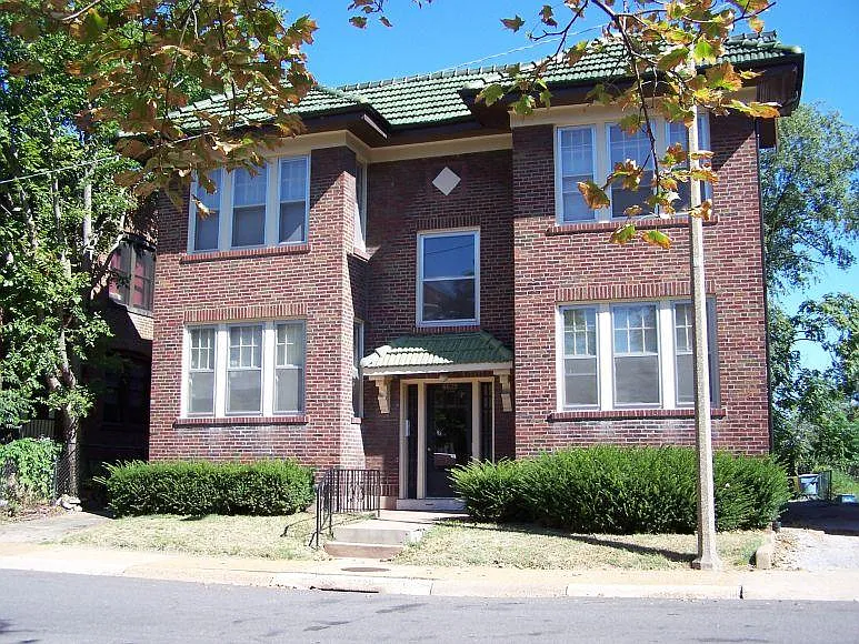 6639 Clemens Ave