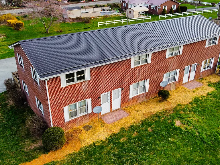 Hickory Hills Townhomes — Photo 3
