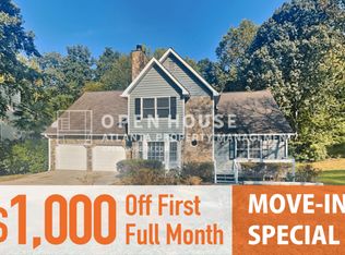 121 Chantilly Ln, Lawrenceville, GA 30043