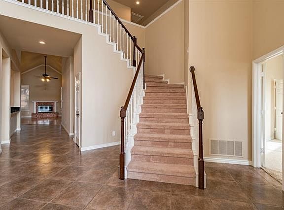 2nd image of 3223 Essex Dr