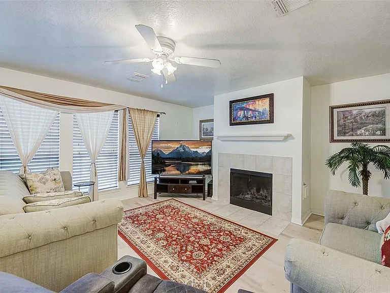 17015 Maricella Cir — Photo 5