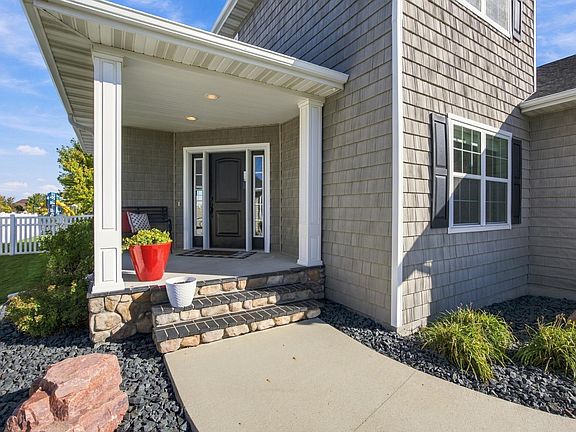 3rd image of 4914 Loden Ct S