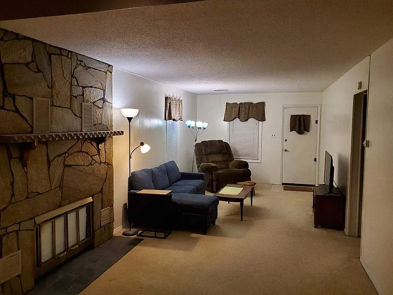 1612 Cherry Ave — Photo 9