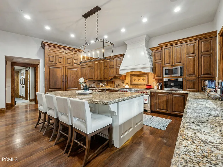 2520 Bear Hollow Dr — Photo 14