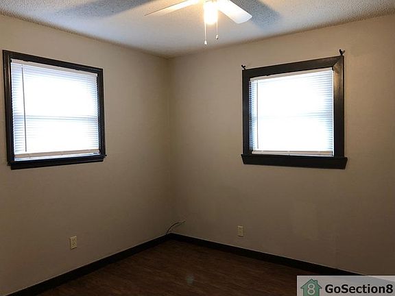 3rd image of 1405 Heather Ln