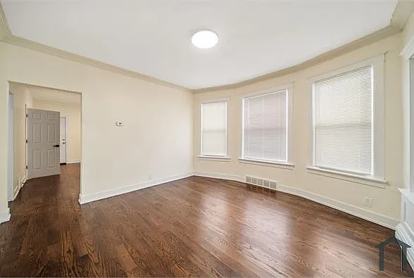 12000 S Perry Ave — Photo 4