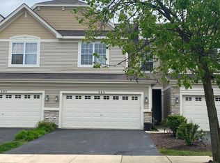 395 Vaughn Cir, Aurora, IL 60502